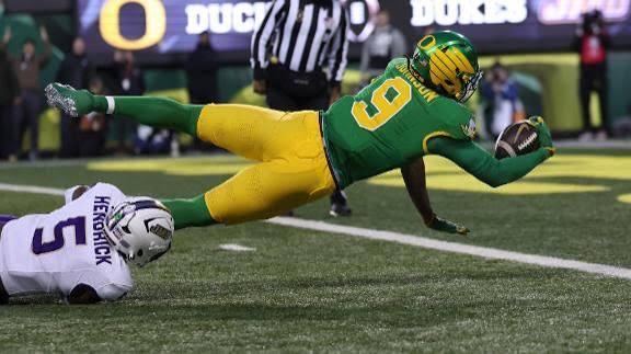 Oregon TE Jamari Johnson has the potential to cement himself as a generational prospect in 2026
