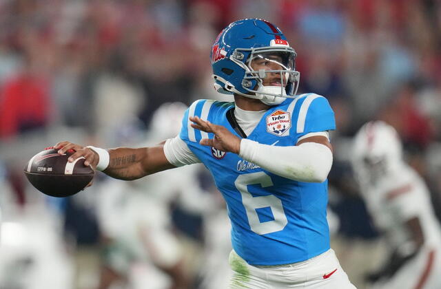Star QB Trinidad Chambliss returns for another year in Oxford Star QB Trinidad Chambliss returns for another year in Oxford
