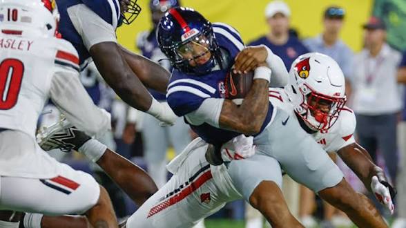 Trinidad Chambliss ran all over Louisvilles defense. Expect SMU and Kevin Jennings to try to do the same