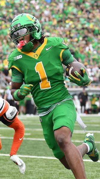 Oregon WR Dakorien Moore Oregon WR Dakorien Moore